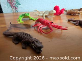 MaxSold Auction: Lot of 10 Small/Medium Plastic & Rubber Toy Animals - Ottawa (Ontario, Canada) SELLER MANAGED Downsizing Online Auction - Regiment Avenue