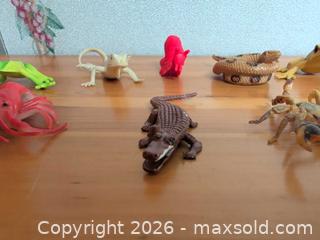 MaxSold Auction: Lot of 10 Small/Medium Plastic & Rubber Toy Animals - Ottawa (Ontario, Canada) SELLER MANAGED Downsizing Online Auction - Regiment Avenue