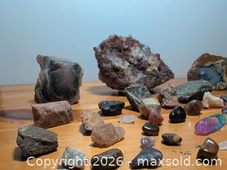 MaxSold Auction: Mixed Rock & Mineral Lot, 21–50 Pieces  - Ottawa (Ontario, Canada) SELLER MANAGED Downsizing Online Auction - Regiment Avenue