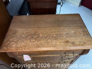MaxSold Auction: Antique Solid Oak 5-Drawer Dresser in Medium Oak Finish - Warwick (Rhode Island, USA) SELLER MANAGED Reseller Online Auction - Warwick Avenue