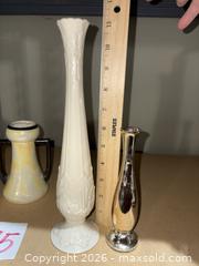 MaxSold Auction: Assorted Decorative Pieces: Porcelain, Silver-Plated & Plastic - Warwick (Rhode Island, USA) SELLER MANAGED Reseller Online Auction - Warwick Avenue