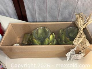 MaxSold Auction: Candle Warming Lamp with Jar Candles, Tealights & other candle accessories  - Warwick (Rhode Island, USA) SELLER MANAGED Reseller Online Auction - Warwick Avenue