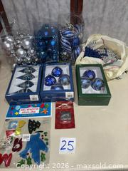 MaxSold Auction: Holiday Time Christmas Ornaments & Accessories Lot - Warwick (Rhode Island, USA) SELLER MANAGED Reseller Online Auction - Warwick Avenue