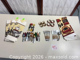 MaxSold Auction: Kitchen Linens, Napkin Rings & Serving Spreaders - Warwick (Rhode Island, USA) SELLER MANAGED Reseller Online Auction - Warwick Avenue