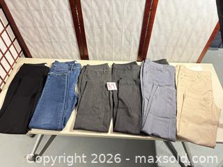 MaxSold Auction: Lot of 6 Women's Pants: Jeans, Leggings, Slacks, Chinos Size 12 - Warwick (Rhode Island, USA) SELLER MANAGED Reseller Online Auction - Warwick Avenue