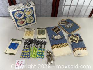 MaxSold Auction: Marc Engelbreit Stoneware Plate Set (4) with Kitchen Linens & Accessories - Warwick (Rhode Island, USA) SELLER MANAGED Reseller Online Auction - Warwick Avenue