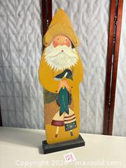 MaxSold Auction: Nautical Wooden Decoration with Canvas Accents - Warwick (Rhode Island, USA) SELLER MANAGED Reseller Online Auction - Warwick Avenue
