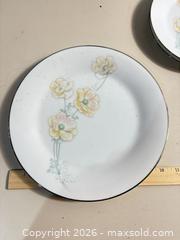 MaxSold Auction: Noritake Murmur (3017) Porcelain Teacups & Saucers Lot - Warwick (Rhode Island, USA) SELLER MANAGED Reseller Online Auction - Warwick Avenue