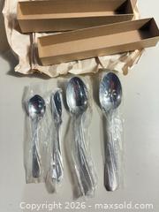MaxSold Auction: Oneida Satin Normandy Stainless Serving Spoons (18/8) - Warwick (Rhode Island, USA) SELLER MANAGED Reseller Online Auction - Warwick Avenue