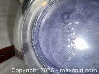 MaxSold Auction: Pyrex & Anchor Hocking Glass Bowls with Blue Lids - Warwick (Rhode Island, USA) SELLER MANAGED Reseller Online Auction - Warwick Avenue