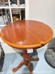 MaxSold Auction: Round Pedestal Pool/Bar Table with Carved Rope Trim - Warwick (Rhode Island, USA) SELLER MANAGED Reseller Online Auction - Warwick Avenue