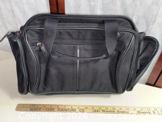 MaxSold Auction: Victorinox Black Laptop/Duffle Bags (Fits up to 15-inch) - Warwick (Rhode Island, USA) SELLER MANAGED Reseller Online Auction - Warwick Avenue