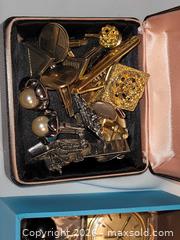 MaxSold Auction: Men's accessories plus - Hamilton (Ontario, Canada) SELLER MANAGED Downsizing Online Auction - Cochrane Road