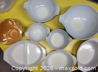 MaxSold Auction: Pyrex & Fire King kitchenware - Hamilton (Ontario, Canada) SELLER MANAGED Downsizing Online Auction - Cochrane Road
