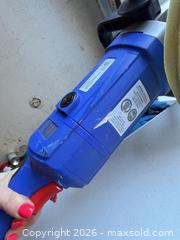MaxSold Auction: 10 in Corded Electric Power Polisher / Buffer (Blue) - Surrey (British Columbia, Canada) SELLER MANAGED Estate Sale Online Auction -  16 Avenue