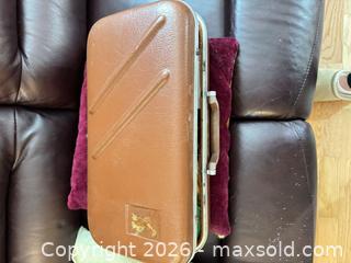 MaxSold Auction: Clarinet Plastic/ABS/Resin 5-Piece with Hard Case & Mouthpiece - Surrey (British Columbia, Canada) SELLER MANAGED Estate Sale Online Auction -  16 Avenue