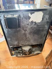 MaxSold Auction: Salton 12-18 Bottle Wine Cooler with Glass Door, Black - Surrey (British Columbia, Canada) SELLER MANAGED Estate Sale Online Auction -  16 Avenue