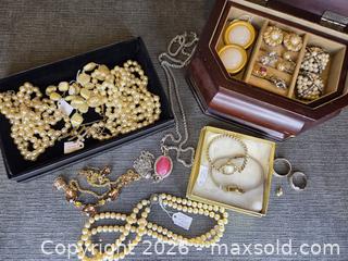 MaxSold Auction: Jewellery Lot 10K Gold, Diamond, Sterling Silver, Costume, Vintage - Hamilton (Ontario, Canada) SELLER MANAGED Estate Sale Online Auction - Bishopsgate Ave.