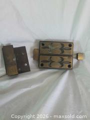 MaxSold Auction: ?Vintage National Lock Co. Brass Fleur-de-lis Rim Lock & Keeper (1970) - San Jose (California, USA) SELLER MANAGED Downsizing Online Auction - North 24th Street