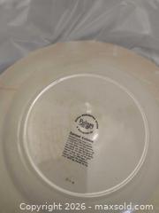 MaxSold Auction: Collectible plate - Victoria (British Columbia, Canada) SELLER MANAGED Reseller Online Auction - Island Highway