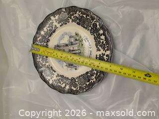 MaxSold Auction: Collectible plate - Victoria (British Columbia, Canada) SELLER MANAGED Reseller Online Auction - Island Highway