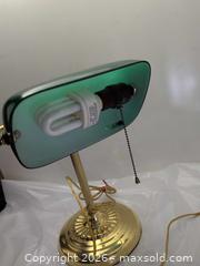 MaxSold Auction: Vintage Bankers desk lamp - Victoria (British Columbia, Canada) SELLER MANAGED Reseller Online Auction - Island Highway