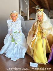 MaxSold Auction: Lot of 4-6 Mixed Fashion, Porcelain, and Souvenir Dolls - Acme (Alberta, Canada) SELLER MANAGED Moving Online Auction - Township Road 292