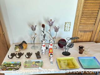 MaxSold Auction: Mixed Home Decor Lot: Trays, Figurines, Candle Holders, Hooks - Acme (Alberta, Canada) SELLER MANAGED Moving Online Auction - Township Road 292