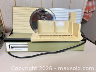 MaxSold Auction: Mixed Kitchen Cookware & Appliances: Dutch Oven, Pasta Maker, Slicer - Acme (Alberta, Canada) SELLER MANAGED Moving Online Auction - Township Road 292