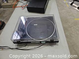 MaxSold Auction: Pioneer stereo component system — PL-230 turntable, SA-530 amp, CT-330 - Toronto (Ontario, Canada) PARTNER MANAGED Reseller Online Auction - Coldwater Road
