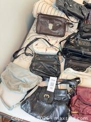MaxSold Auction: Assorted Bags  - Toronto (Ontario, Canada) PARTNER MANAGED Estate Sale Online Auction - Glencairn Avenue