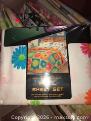 MaxSold Auction: Bedsheet Sets And Tablecloths - Toronto (Ontario, Canada) PARTNER MANAGED Estate Sale Online Auction - Glencairn Avenue