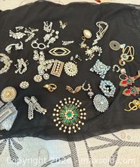 MaxSold Auction: Jewelry  - Toronto (Ontario, Canada) PARTNER MANAGED Estate Sale Online Auction - Glencairn Avenue