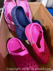 MaxSold Auction: Sandals, plastic bag, mats - Toronto (Ontario, Canada) PARTNER MANAGED Estate Sale Online Auction - Glencairn Avenue