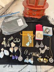 MaxSold Auction: Sterling Silver jewelry, and more - Toronto (Ontario, Canada) PARTNER MANAGED Estate Sale Online Auction - Glencairn Avenue