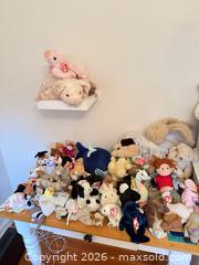 MaxSold Auction: TY Beanie Babies, Plush Toys & Collector Bears B - White Rock (British Columbia, Canada) Downsizing Online Auction - Everall Street