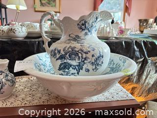MaxSold Auction: Colonial Pottery Blue Transferware Pitcher & Basin, Vase B - Hamilton (Ontario, Canada) Moving Online Auction - Sunning Hill Avenue