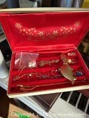 MaxSold Auction: Vintage Collectibles: Costume Jewellery, Desk items, Novelty Decanters and More C - Hamilton (Ontario, Canada) Moving Online Auction - Sunning Hill Avenue