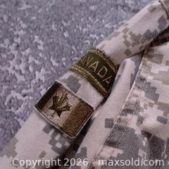 MaxSold Auction: Canadian Digital Camouflage Military Jacket – Large/Regular – 2XL – Excellent Condition - Toronto (Ontario, Canada) SELLER MANAGED Reseller Online Auction - Esandar Drive (STORAGE)