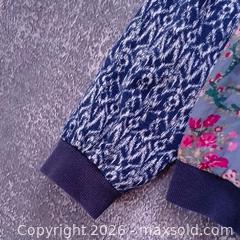 MaxSold Auction: Free People Floral Printed Baseball Jacket – Indigo Blue – Size Small – Excellent Condition - Toronto (Ontario, Canada) SELLER MANAGED Reseller Online Auction - Esandar Drive (STORAGE)