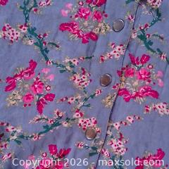 MaxSold Auction: Free People Floral Printed Baseball Jacket – Indigo Blue – Size Small – Excellent Condition - Toronto (Ontario, Canada) SELLER MANAGED Reseller Online Auction - Esandar Drive (STORAGE)