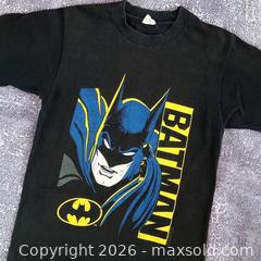 MaxSold Auction: Vintage 1988 Batman DC Comics T-Shirt – Single Stitch – Made in Canada – Size Small – Black Original Late-80s DC Comics Graphic Tee - Toronto (Ontario, Canada) SELLER MANAGED Reseller Online Auction - Esandar Drive (STORAGE)