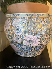 MaxSold Auction: VERY LARGE Vintage Chinese Thousand Flowers Patter Ceramic Chinoiserie Planter Pot - San Jose (California, USA) SELLER MANAGED Estate Sale Online Auction - South 16th Street