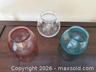 MaxSold Auction: Vintage Small Colored Glass Bowls/Small Vases - San Jose (California, USA) SELLER MANAGED Estate Sale Online Auction - South 16th Street