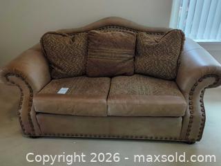 MaxSold Auction: Concordian Leather and Upholstery Chesterfield / Loveseat - Saanich (British Columbia, Canada) PARTNER MANAGED Downsizing Online Auction - Gordon Point Drive