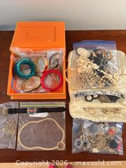 MaxSold Auction: Large Lot of Assorted Costume Jewelry (20+ Pieces) - Saanich (British Columbia, Canada) PARTNER MANAGED Downsizing Online Auction - Gordon Point Drive