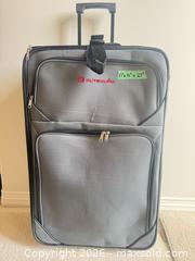 MaxSold Auction: Outbound 4-Piece Gray Soft-Sided Luggage Set - Saanich (British Columbia, Canada) PARTNER MANAGED Downsizing Online Auction - Gordon Point Drive