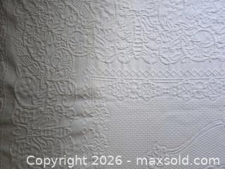 MaxSold Auction: Queen White Scalloped-Edge Quilt - Saanich (British Columbia, Canada) PARTNER MANAGED Downsizing Online Auction - Gordon Point Drive