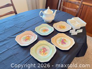 MaxSold Auction: Johnson Bros / Royal Albert Porcelain Teapot, White with Gold Trim - Greater Sudbury (Ontario, Canada) PARTNER MANAGED Moving Online Auction - Regent Street (CONDO)