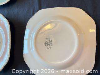 MaxSold Auction: Johnson Bros / Royal Albert Porcelain Teapot, White with Gold Trim - Greater Sudbury (Ontario, Canada) PARTNER MANAGED Moving Online Auction - Regent Street (CONDO)